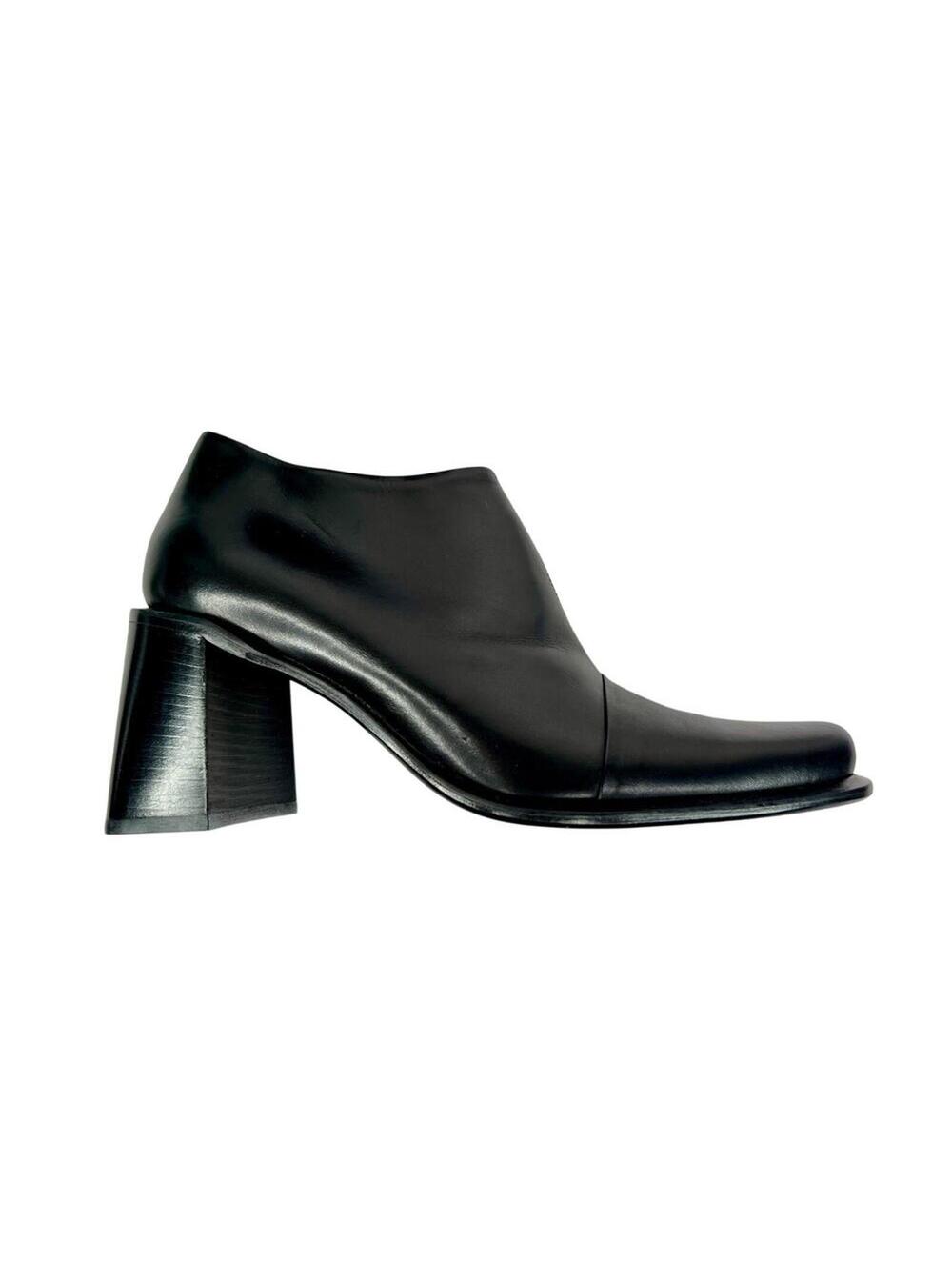 Nexos Size 9 (39.5) Black Leather Ankle Boots 2.5 " Chunky Heel Italy NIB